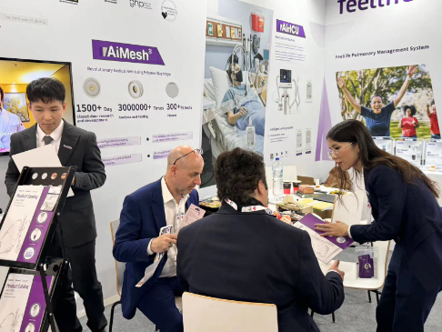 feellife | First day of Medica!!